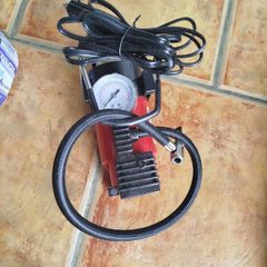 Electric tyre pump