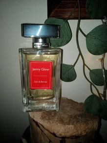 Jenny Glow Oak & Berries
