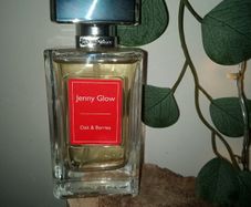 Jenny Glow Oak & Berries