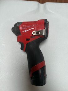 Milwaukee M12 FUEL Impact & Battery