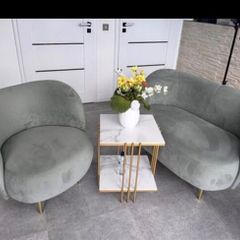 Beautiful matching lounge set Sofa and chair