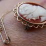 Vintage 9ct Gold 375 and Shell Cameo Brooch. 2,9g Image 4