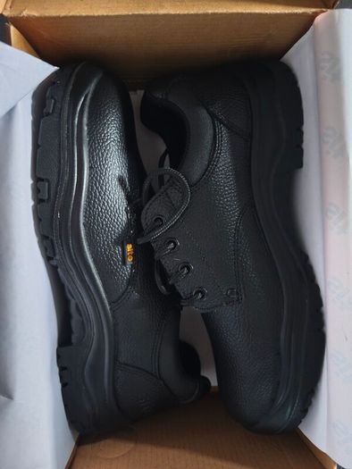 Safety shoes UK 9