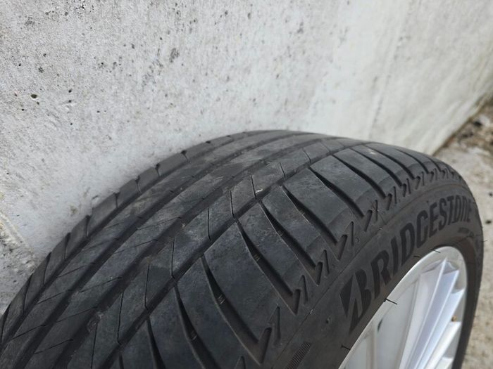 Genuine Audi 17" Alloy Wheels & Bridgestone Tyres (225/45/R17)