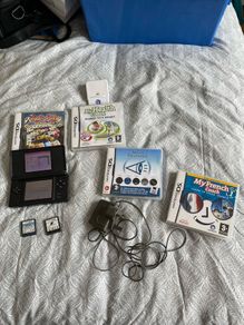 Nintendo DS Lite with games and pedometer