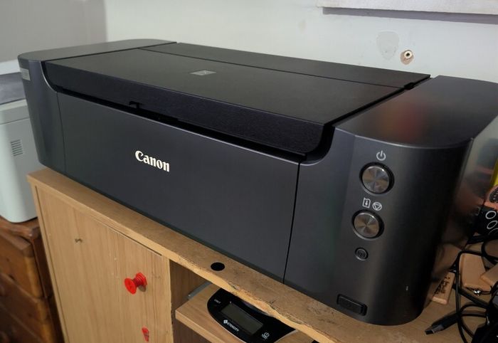 Canon PIXMA PRO-10S A3+ Professional Pigment Photo Printer + Inks + Large Paper Bundle