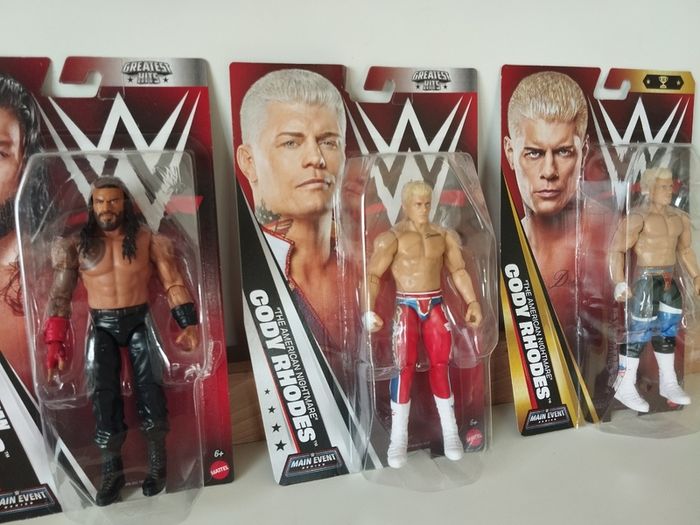 WWE Action Figures  Roman Reigns & Cody Rhodes  25e for the lot