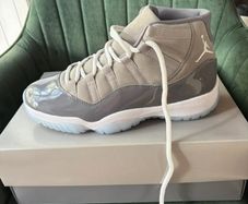 Jordan 11 'cool grey'