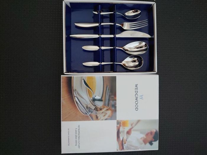 Wedgewood Metropolitan 5 Piece Cutlery Set