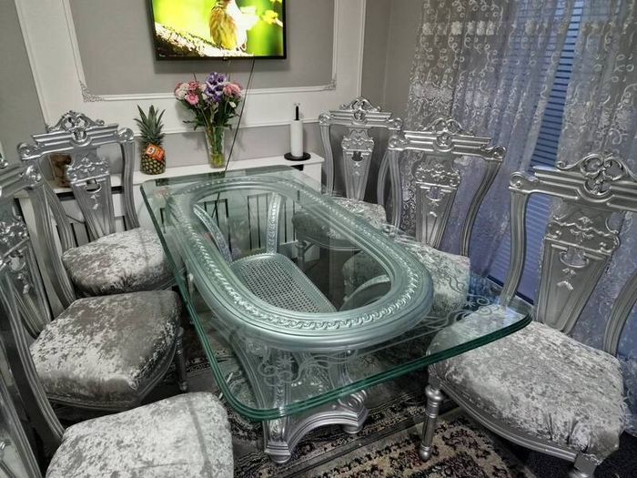 table& chairs