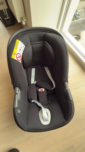 Mamas & Papas Flip XT3 3-in-1 Travel System + Cybex Aton B2 i-Size Car Seat & ISOFIX Base
