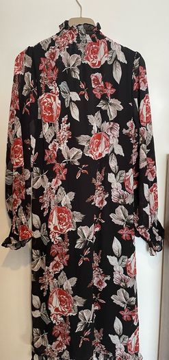 Boohoo black floral dress size 16 New without tags