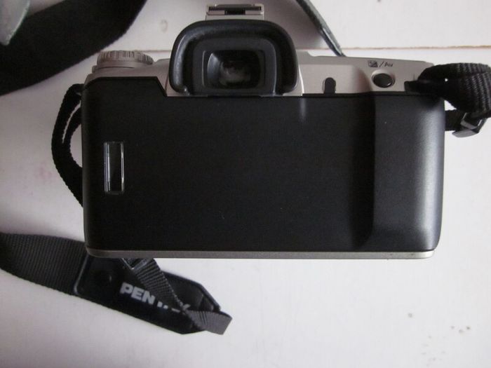 Pentax MZ-50 35mm SLR Film Camera + 28-80mm Lens Kit Autofocus