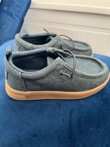GAP Boys Shoes size 8