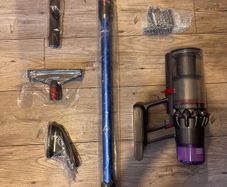 Dyson V11 Absolute(Like new)