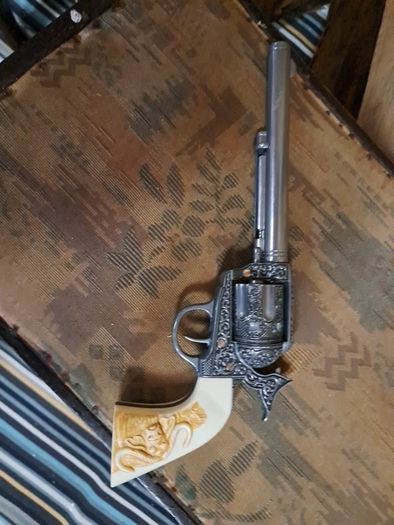 Replica Buffalo Bill Six Shooter