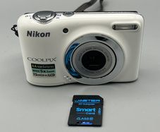Nikon Coolpix L25 10.1MP Digital Camera White