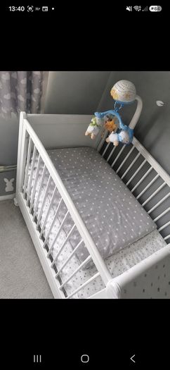 Hampton cot bed