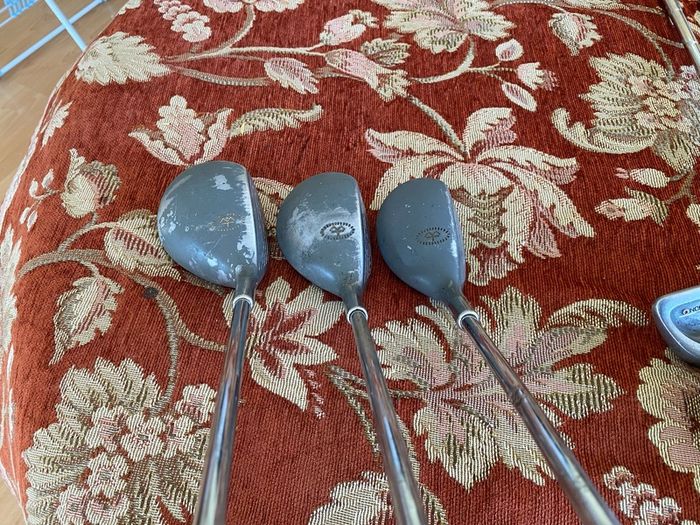 Set of left handed golf clubs