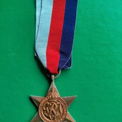 WWII 1939-1945 Star Medal - Original Ribbon - Great Condition