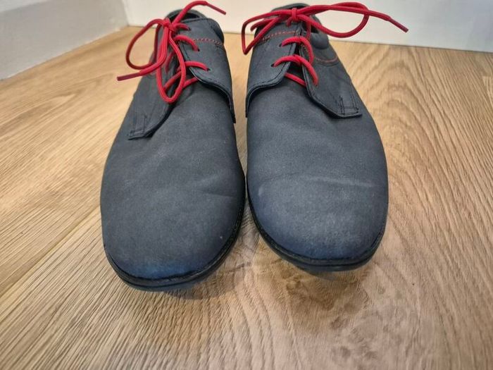 Navy shoes, size uk4