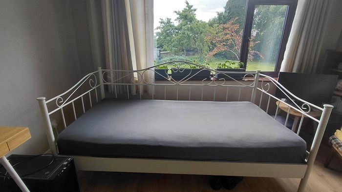 White Metal Daybed