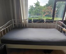 White Metal Daybed