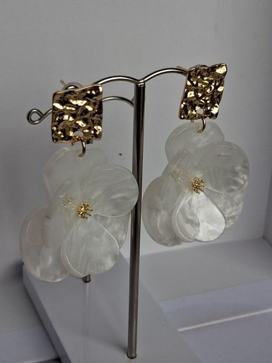 Hammered Square Stud Cream Hibiscus Floral Earrings