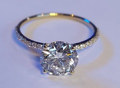 14k Gold ring with 2.22 ct Lab-Grown Diamond, 2.02ct main lab-diamond cerified by IGI and Laser inscripted