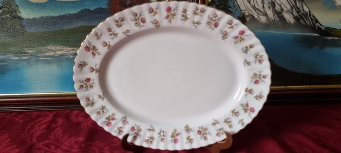 92 Pc. Royal Albert Winsome Bone China Gold Gilt Dinner, Coffee And Tea Service / Set For 12 Person Setting Made In England
