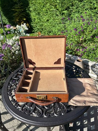 Antique Leather Jewellery Box