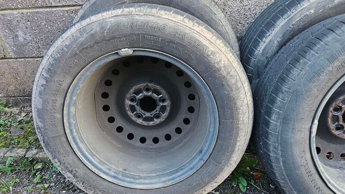 3 Tyres