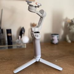 DJI Osmo Mobile SE Phone Gimbal