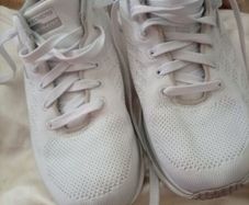 Skechers