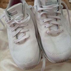 Skechers