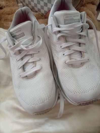 Skechers
