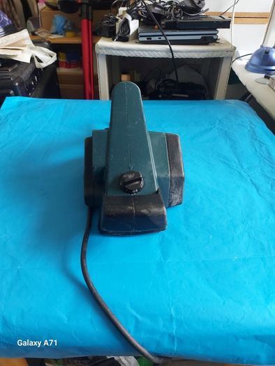 BLACK & DECKER KW713 Planer 400W in excellent condition, working perfect