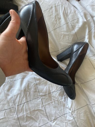 hobbs leather heels