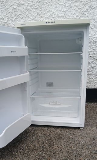hotpoint undercounter fridge