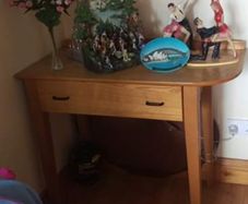Hall corner table