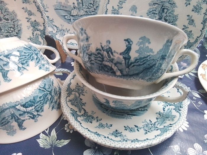 Mason's " Romantic" Soup Coups & Saucers