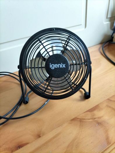 Fan with USB cable