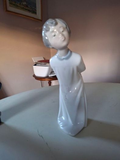 Porcelain - Nao/ Lladro Figurines X 2 .