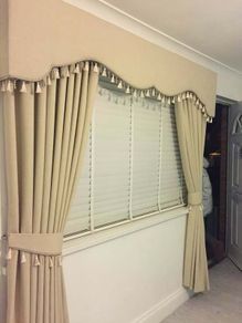 curtain  phelmet box