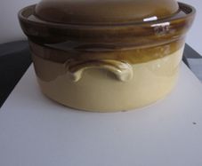 TG Green "Granville" Stoneware Glazed Lidded Dish