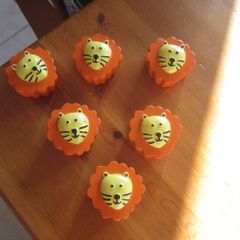 6 treehouse  lion drawer knoms