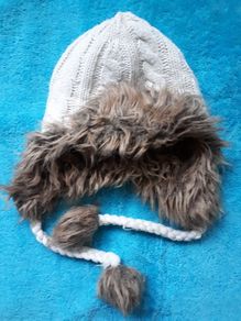 White Knitted Hat. Age 7-10