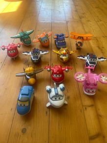 13 large Superwings