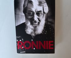 book non fiction Ronnie drew