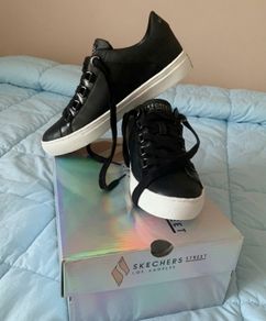 Skechers